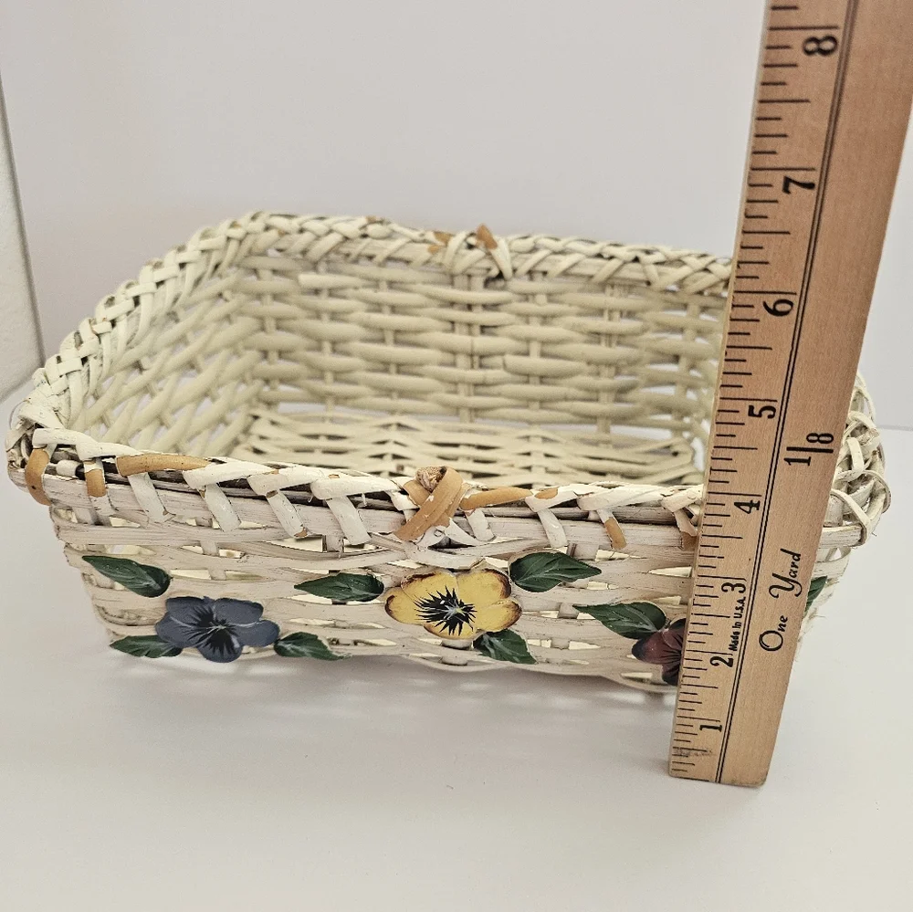 Vintage Hand-Painted Wicker Basket – Shabby Chic Pansy Motif